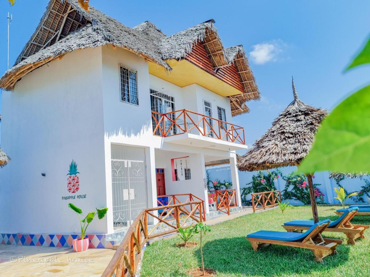 Bed and Breakfast Pineapple House Nungwi Esterno foto