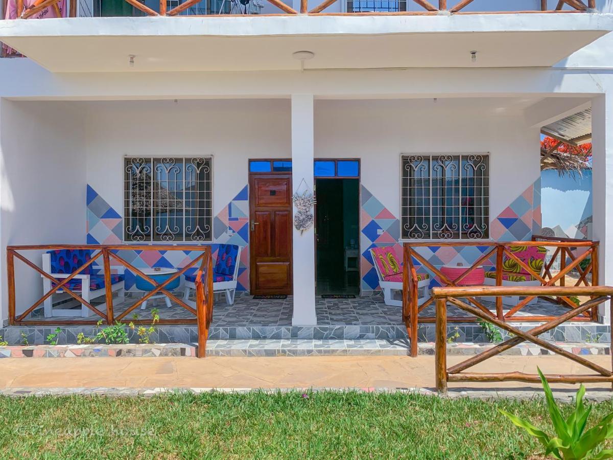 Bed and Breakfast Pineapple House Nungwi Esterno foto