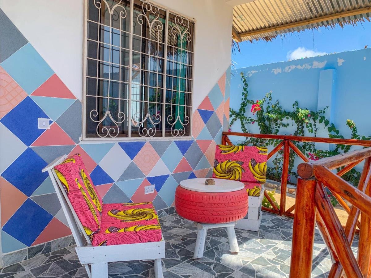 Bed and Breakfast Pineapple House Nungwi Esterno foto