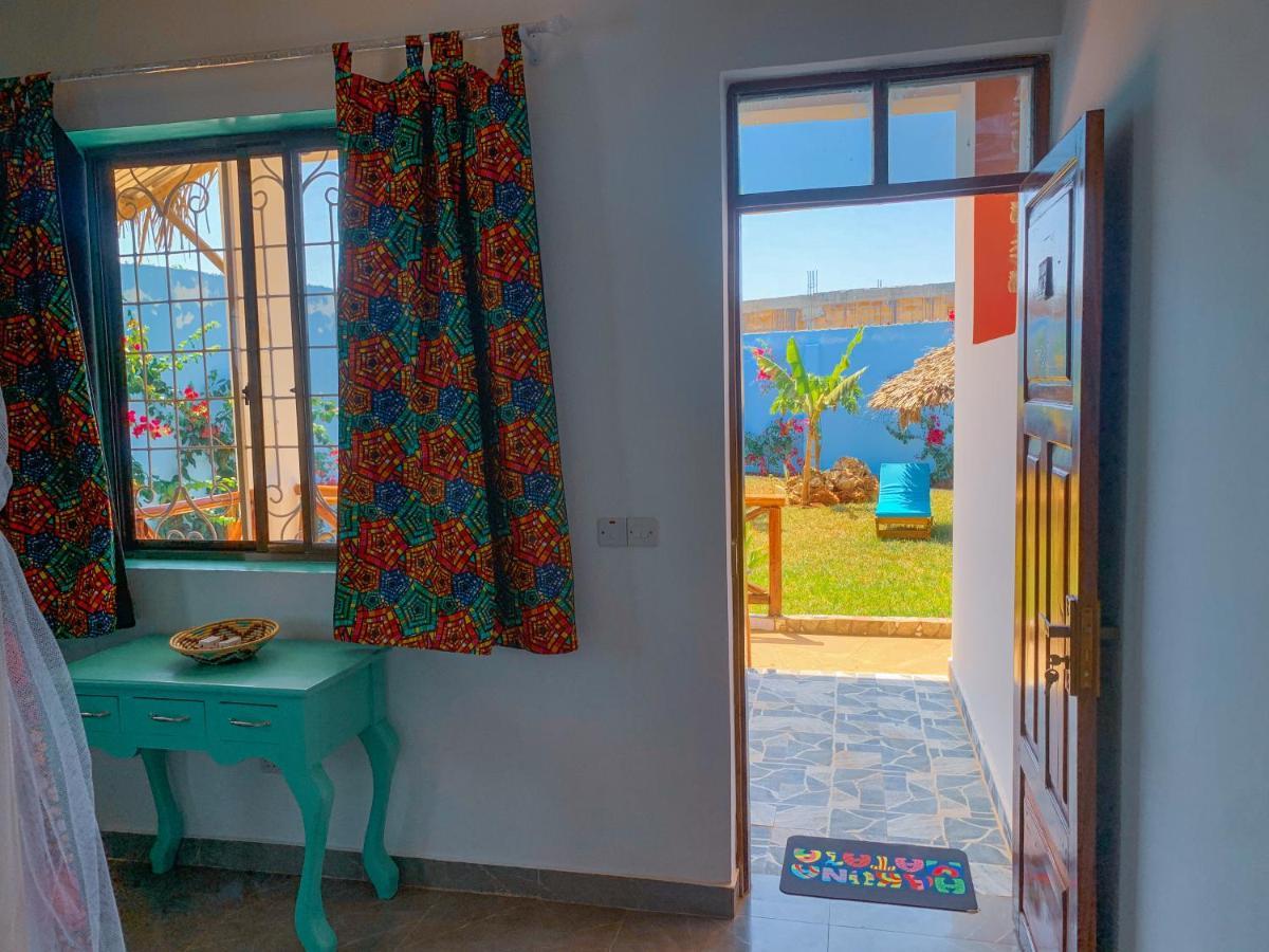 Bed and Breakfast Pineapple House Nungwi Esterno foto