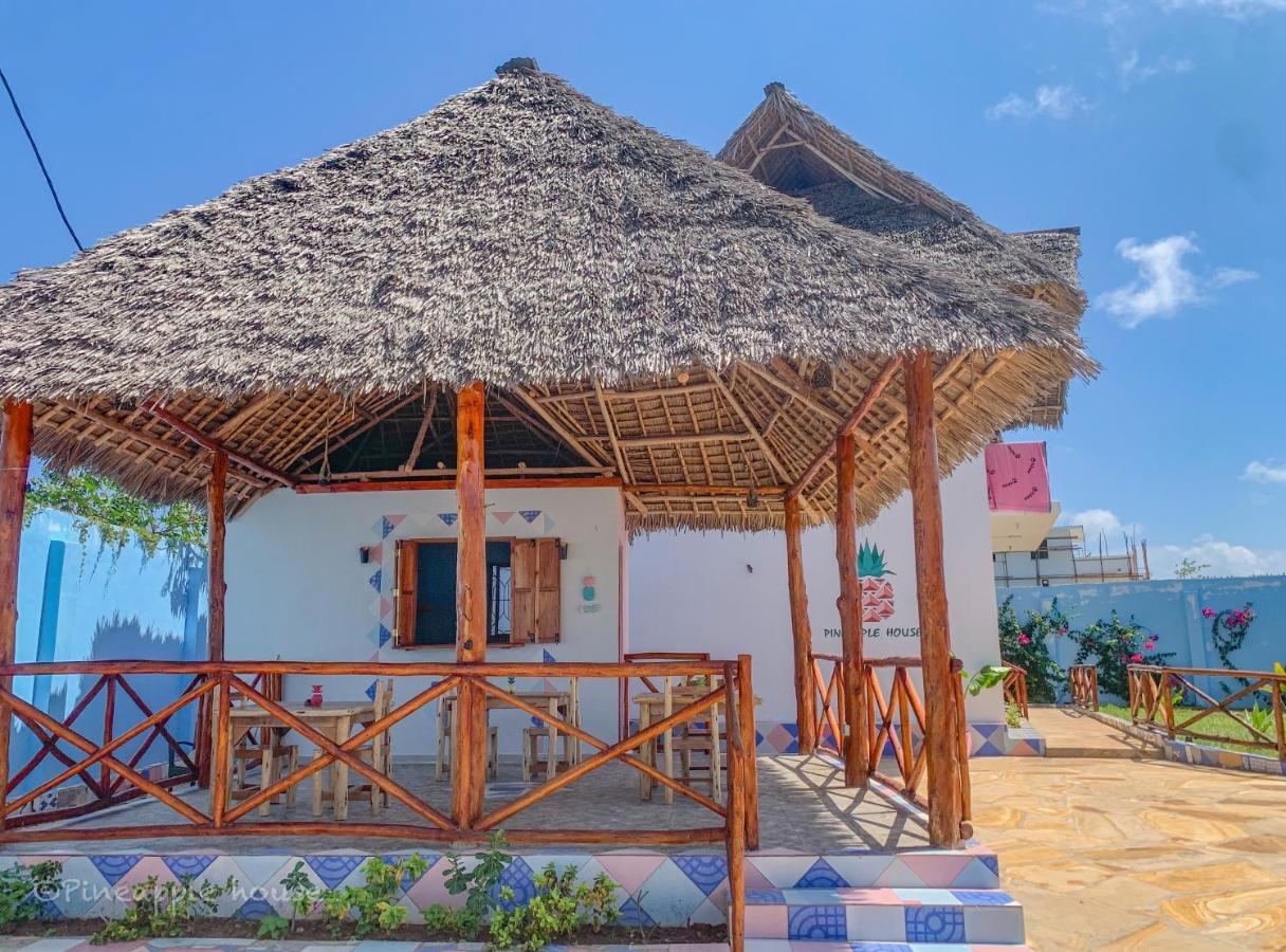 Bed and Breakfast Pineapple House Nungwi Esterno foto