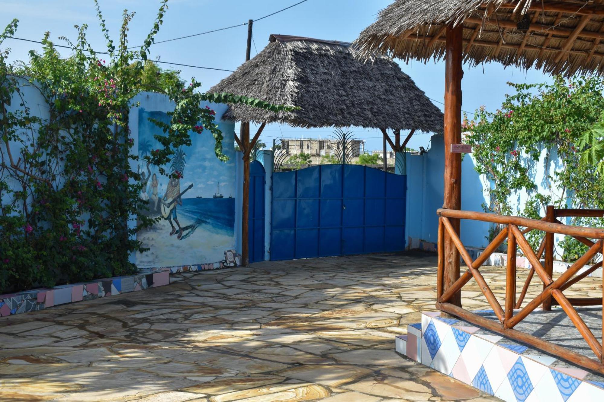 Bed and Breakfast Pineapple House Nungwi Esterno foto